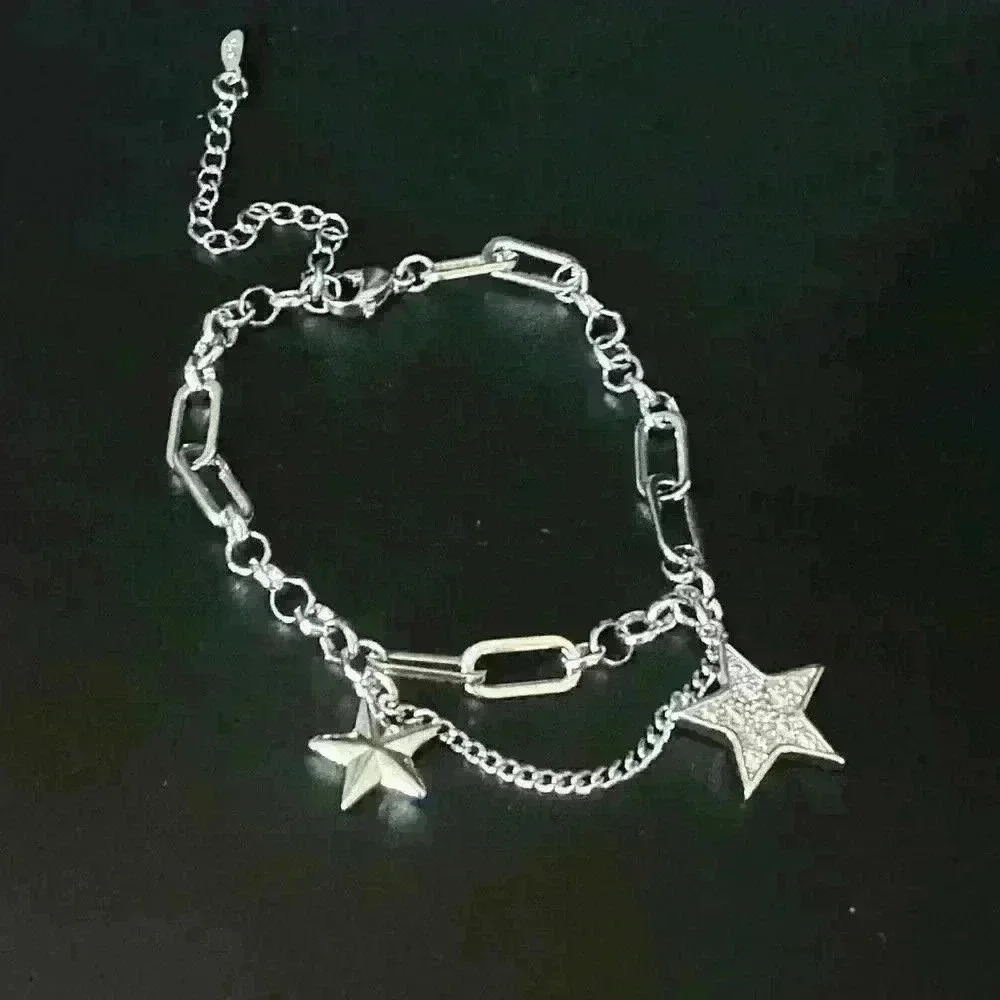 Celestial silver tone and rhinestone star dainty bracelet. 💗